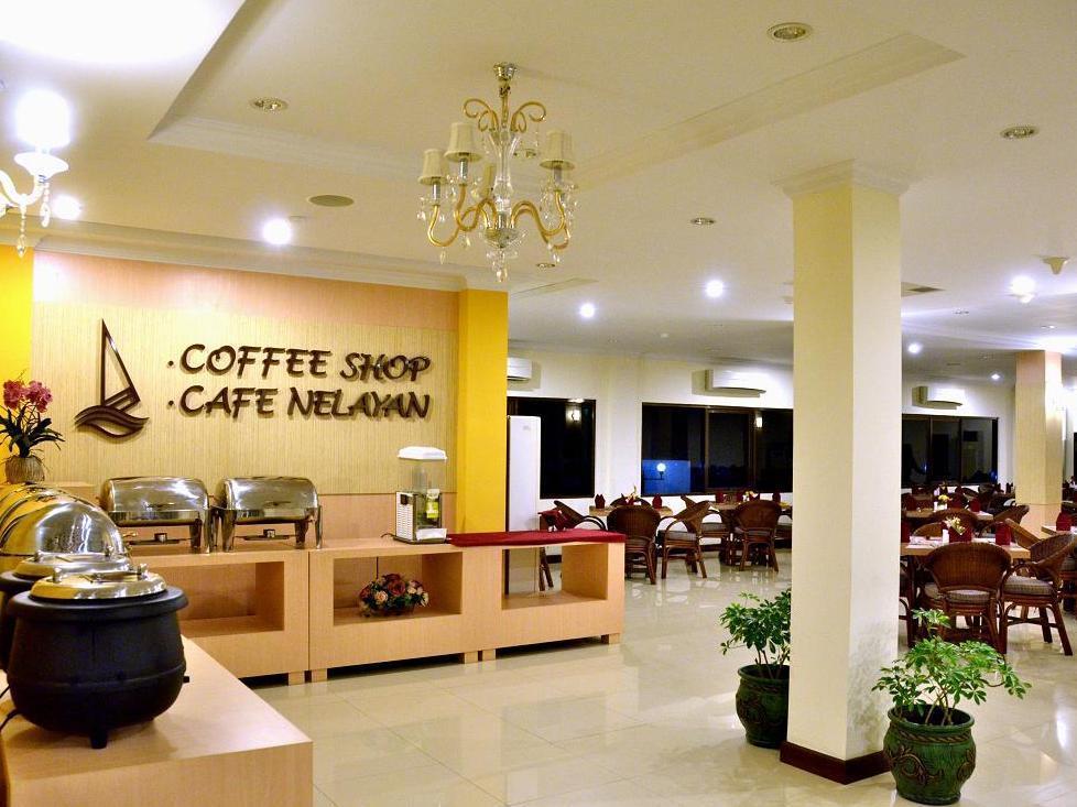 Bahari Inn Tegal Экстерьер фото